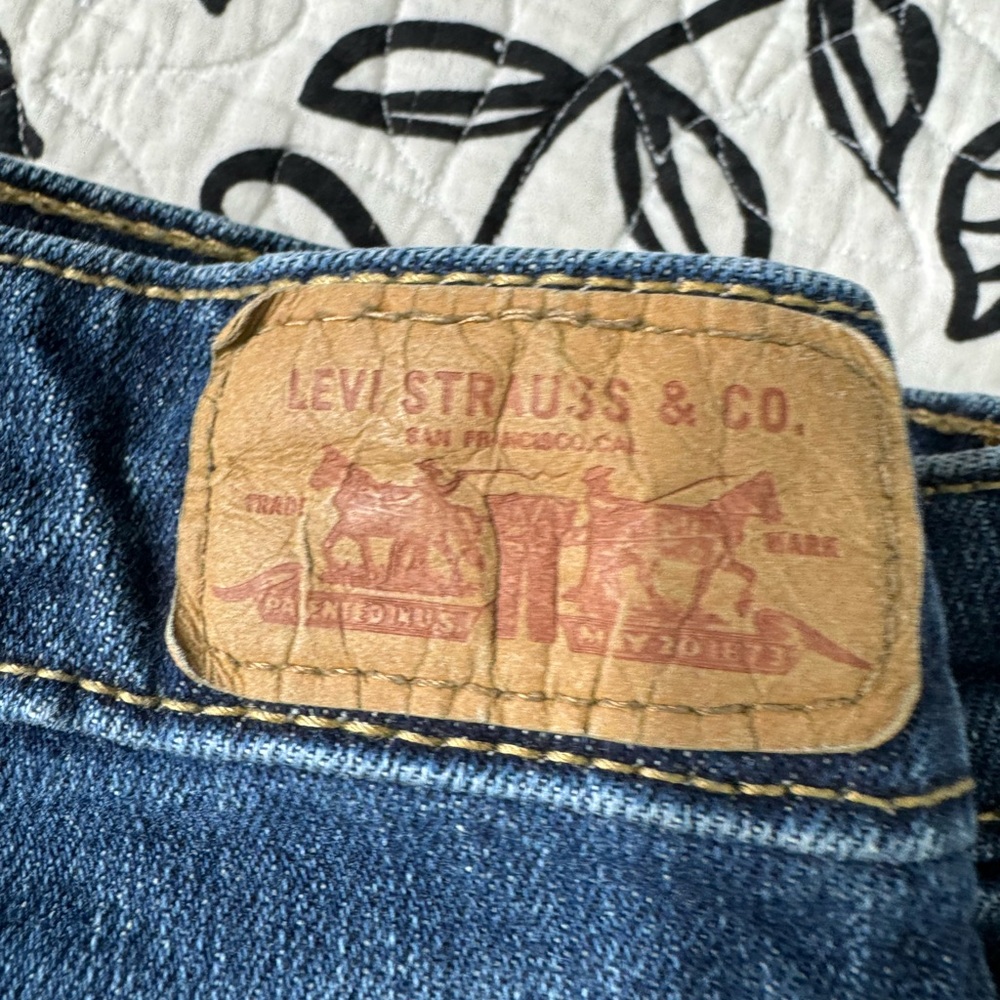 ❤️ (1)Ladies Levi’s jeans, size 10medium. Great condition. No tears or wear - Picture 2 of 13